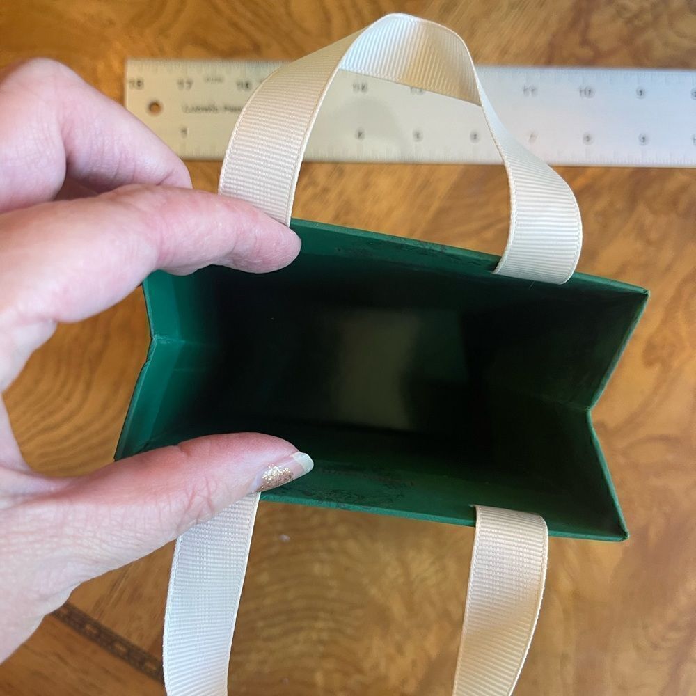LA MER Bag & Empty Box! - Picture 2 of 16